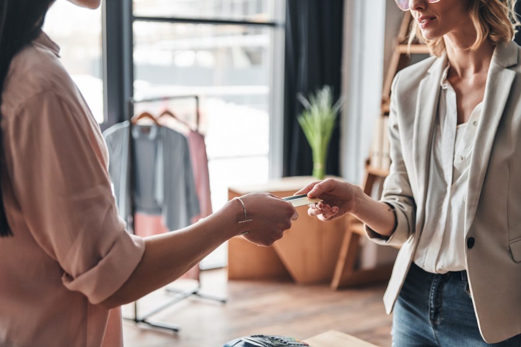 sales training met Hans. Visitekaartje uitwisselen